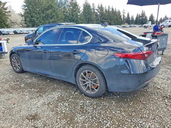 ZARFAEDN7J7576337 2018 ALFA ROMEO GIULIA - Image 2