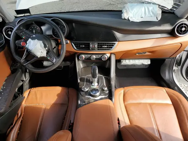 ZARFAEDN7J7589055 2018 ALFA ROMEO GIULIA - Image 8