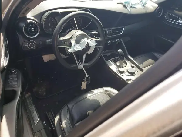 ZARFAEDN8H7528565 2017 ALFA ROMEO GIULIA - Image 8