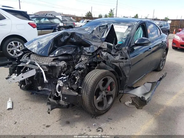 ZARFAEDN8H7534348 2017 ALFA ROMEO GIULIA - Image 2