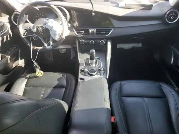 ZARFAEDN8H7550758 2017 ALFA ROMEO GIULIA - Image 8