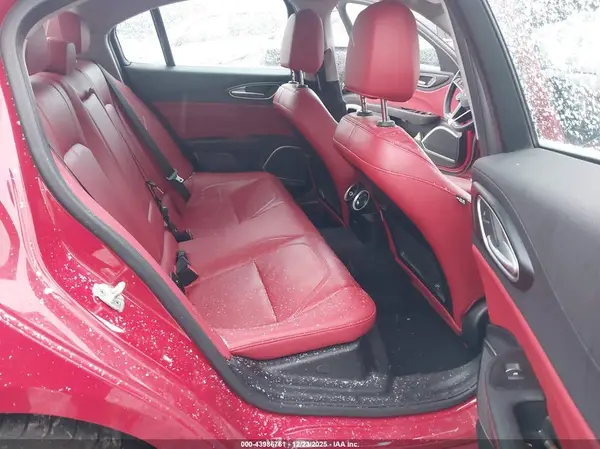 ZARFAEDN8J7576699 2018 ALFA ROMEO GIULIA - Image 8