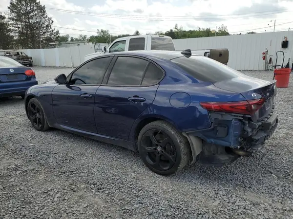 ZARFAEDN8J7583555 2018 ALFA ROMEO GIULIA - Image 2