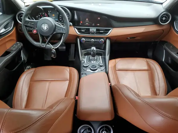ZARFAEDN8J7583555 2018 ALFA ROMEO GIULIA - Image 8