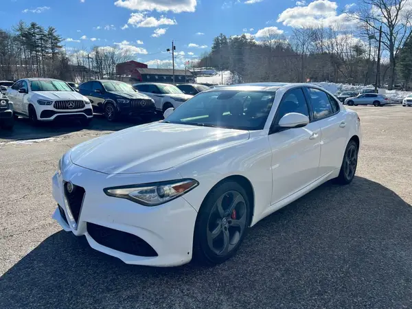 ZARFAEDN9H7531927 2017 ALFA ROMEO GIULIA - Image 2