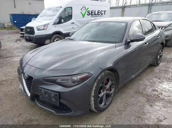 ZARFAEDN9H7532480 2017 ALFA ROMEO GIULIA - Image 2