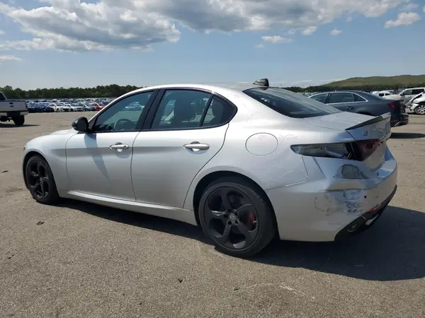 ZARFAEDN9H7533774 2017 ALFA ROMEO GIULIA - Image 2