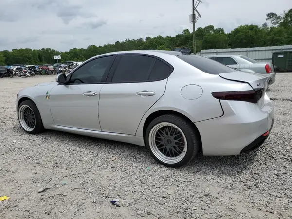 ZARFAEDN9H7547481 2017 ALFA ROMEO GIULIA - Image 2