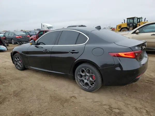 ZARFAEDN9H7548503 2017 ALFA ROMEO GIULIA - Image 2