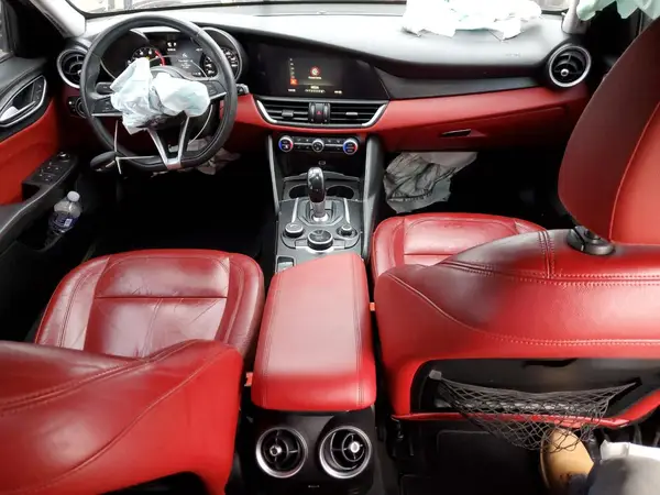 ZARFAEDN9H7548503 2017 ALFA ROMEO GIULIA - Image 8