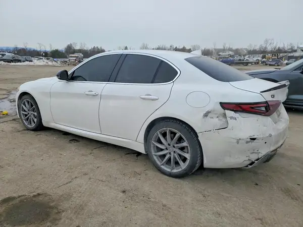 ZARFAEDN9H7550154 2017 ALFA ROMEO GIULIA - Image 2