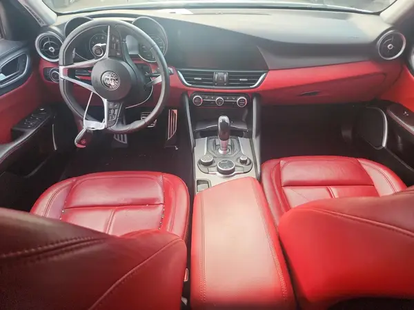 ZARFAEDN9H7552065 2017 ALFA ROMEO GIULIA - Image 8