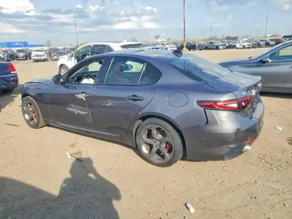 ZARFAEDN9H7555662 2017 ALFA ROMEO GIULIA - Image 2