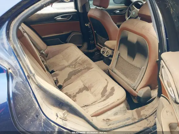 ZARFAEDN9J7563556 2018 ALFA ROMEO GIULIA - Image 8