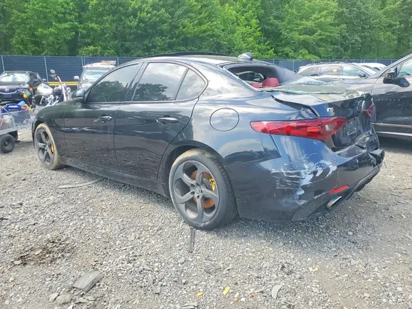 ZARFAEDN9J7594502 2018 ALFA ROMEO GIULIA - Image 2