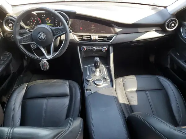 ZARFAEDNXH7528647 2017 ALFA ROMEO GIULIA - Image 8