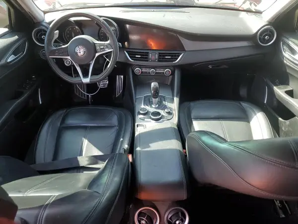 ZARFAEDNXH7533735 2017 ALFA ROMEO GIULIA - Image 8