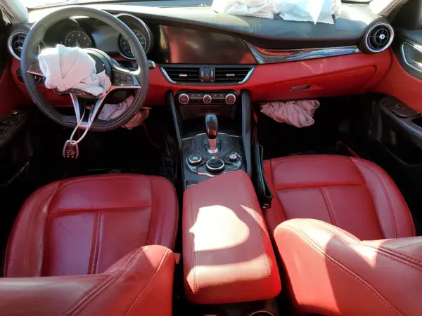 ZARFAEDNXH7552494 2017 ALFA ROMEO GIULIA - Image 8