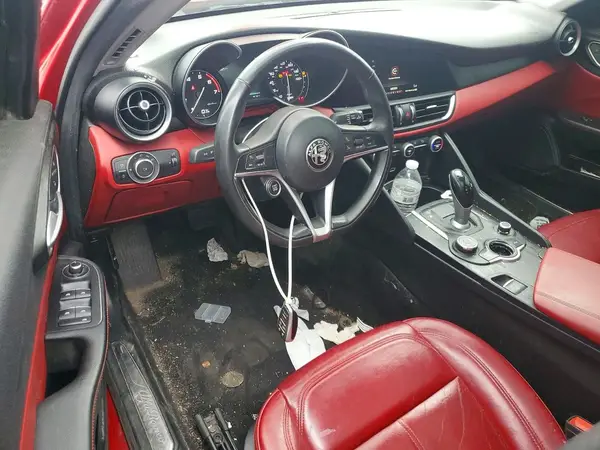 ZARFAEDNXH7553886 2017 ALFA ROMEO GIULIA - Image 8