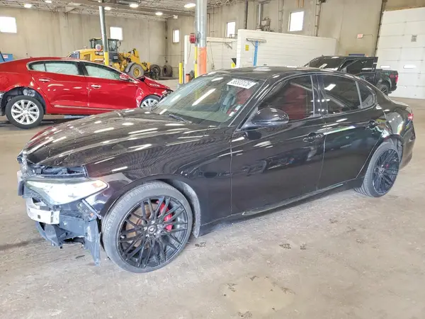 ZARFAEDNXH7555976 2017 ALFA ROMEO GIULIA - Image 1