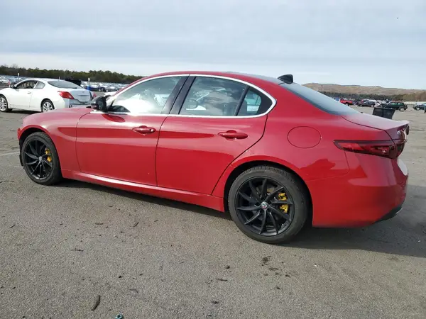 ZARFAEDNXH7560496 2017 ALFA ROMEO GIULIA - Image 2