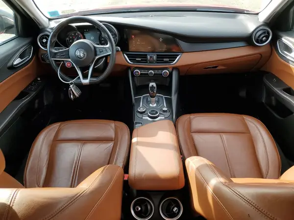 ZARFAEDNXH7560496 2017 ALFA ROMEO GIULIA - Image 8