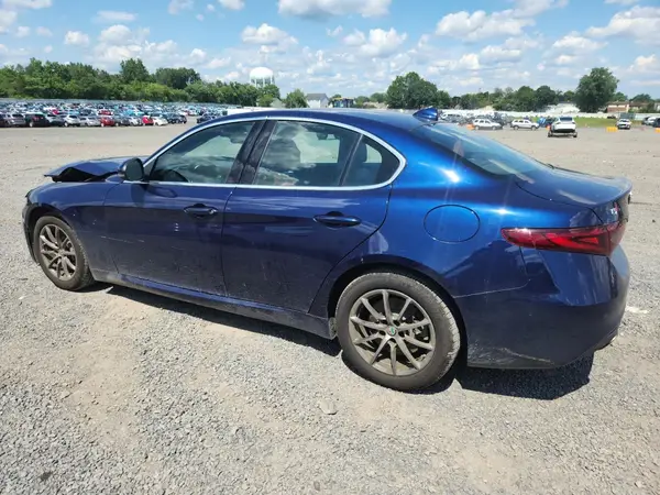 ZARFAEDNXJ7564294 2018 ALFA ROMEO GIULIA - Image 2