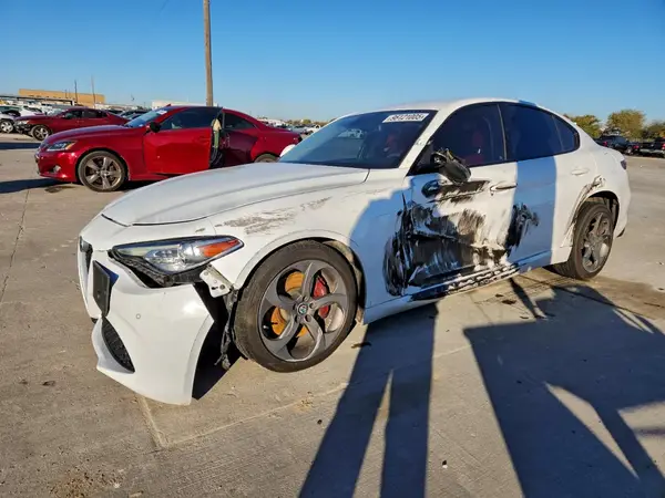 ZARFAEDNXJ7589468 2018 ALFA ROMEO GIULIA