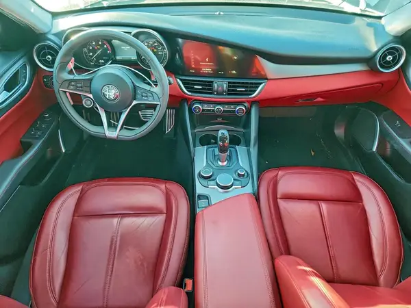 ZARFAEDNXJ7589468 2018 ALFA ROMEO GIULIA - Image 8