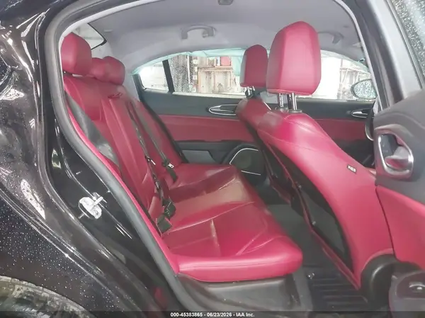 ZARFAEDNXJ7591589 2018 ALFA ROMEO GIULIA - Image 8