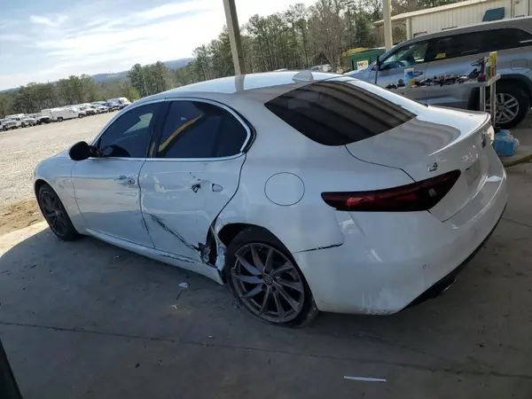 ZARFAEDV1H7535258 2017 ALFA ROMEO GIULIA - Image 2