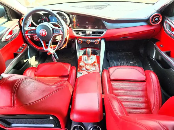 ZARFAEEN0H7541714 2017 ALFA ROMEO GIULIA - Image 8