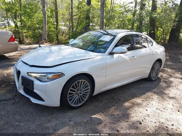 ZARFAEEN0H7543379 2017 ALFA ROMEO GIULIA - Image 2