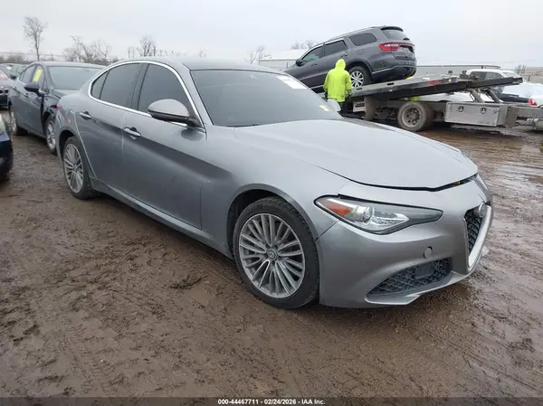 ZARFAEEN0H7556682 2017 ALFA ROMEO GIULIA
