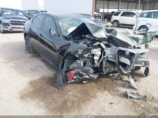 ZARFAEEN0J7566599 2018 ALFA ROMEO GIULIA