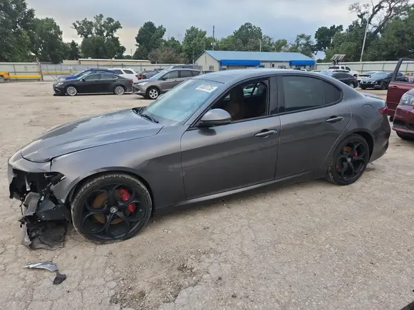 ZARFAEEN0J7570684 2018 ALFA ROMEO GIULIA