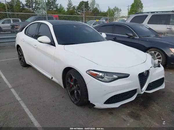 ZARFAEEN0J7571771 2018 ALFA ROMEO GIULIA