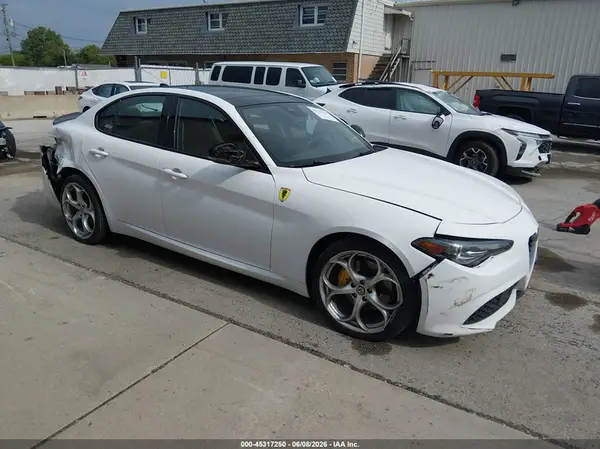ZARFAEEN0J7577182 2018 ALFA ROMEO GIULIA
