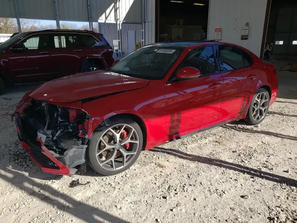 ZARFAEEN0J7588005 2018 ALFA ROMEO GIULIA - Image 1