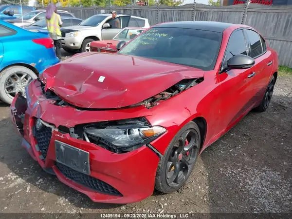 ZARFAEEN0J7597724 2018 ALFA ROMEO GIULIA - Image 2
