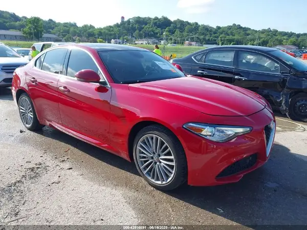 ZARFAEEN1H7549000 2017 ALFA ROMEO GIULIA - Image 1