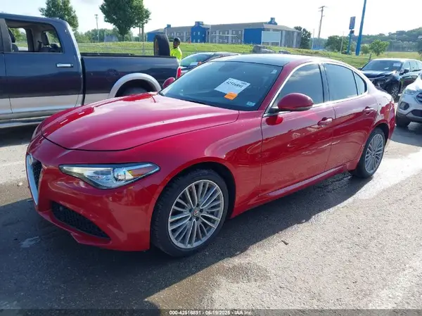 ZARFAEEN1H7549000 2017 ALFA ROMEO GIULIA - Image 2