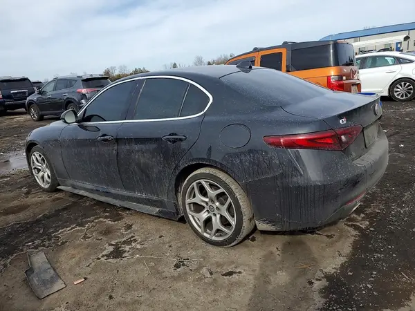 ZARFAEEN1H7550017 2017 ALFA ROMEO GIULIA - Image 2