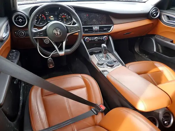ZARFAEEN1H7550017 2017 ALFA ROMEO GIULIA - Image 8