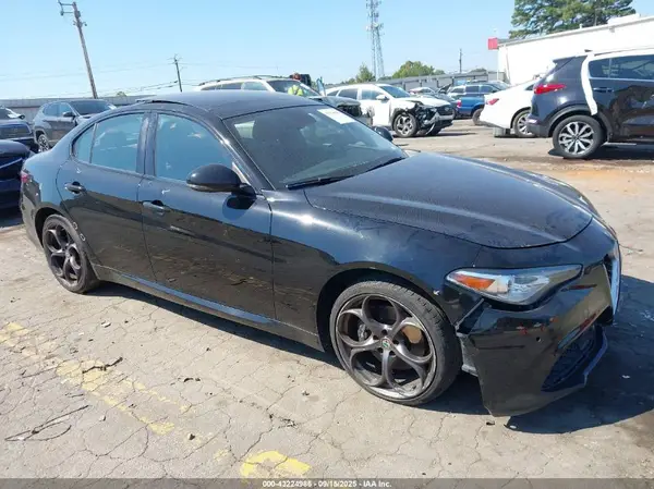 ZARFAEEN1J7566613 2018 ALFA ROMEO GIULIA