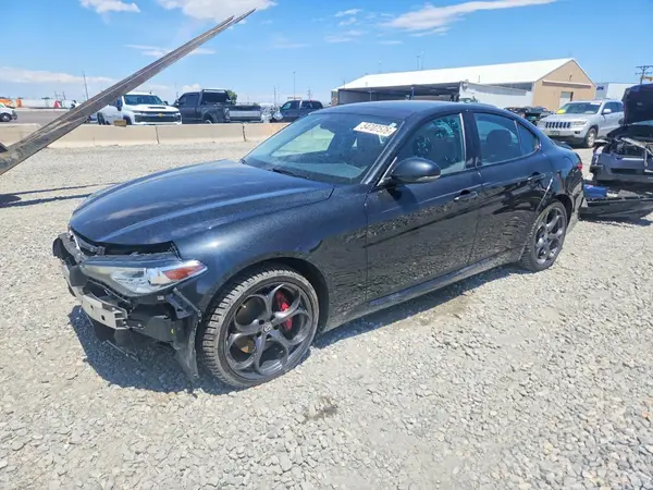 ZARFAEEN1J7570838 2018 ALFA ROMEO GIULIA - Image 1