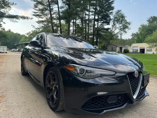 ZARFAEEN1J7589566 2018 ALFA ROMEO GIULIA - Image 1