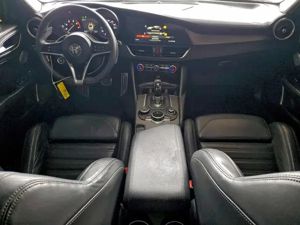 ZARFAEEN1J7593827 2018 ALFA ROMEO GIULIA - Image 8
