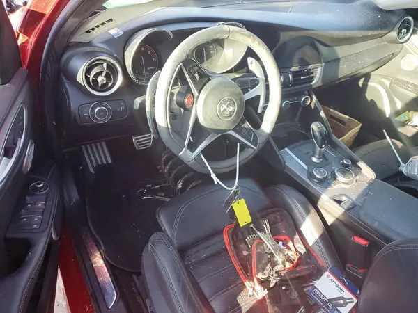 ZARFAEEN1J7596999 2018 ALFA ROMEO GIULIA - Image 8