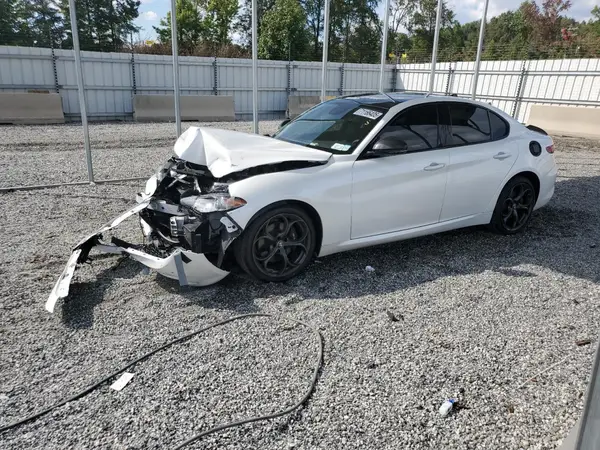ZARFAEEN1J7597733 2018 ALFA ROMEO GIULIA